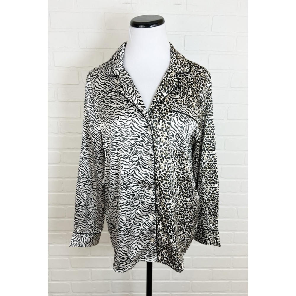 NWOT BB Dakota Animal Print Long Sleeve Satin Pajama Shirt Top Size Small